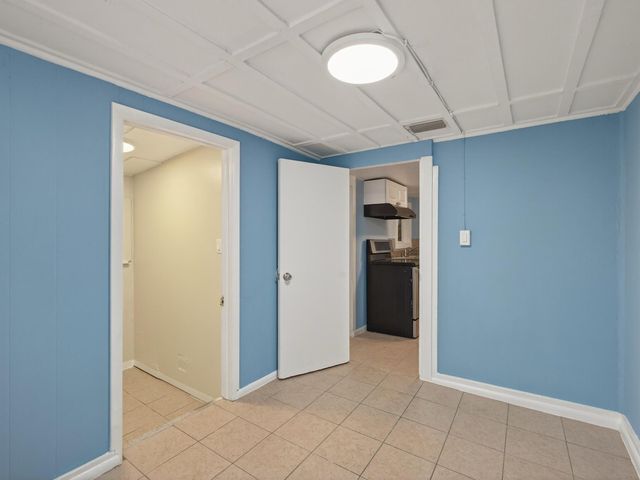 964 W Lakewood Road, West Palm Beach, FL 33405