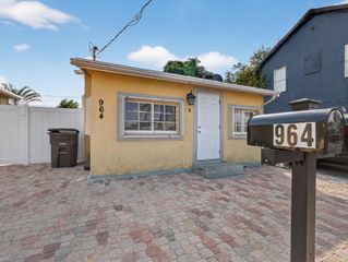 964 W Lakewood Road, West Palm Beach, FL 33405