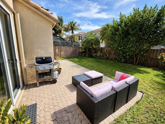 10708 NW 12th Mnr, Plantation, FL 33322