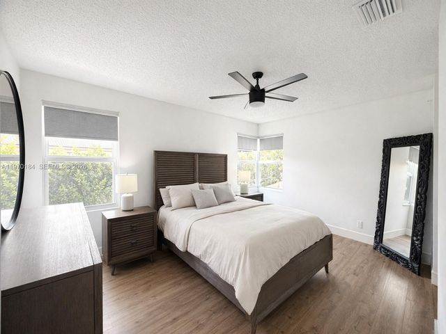 10708 NW 12th Mnr, Plantation, FL 33322