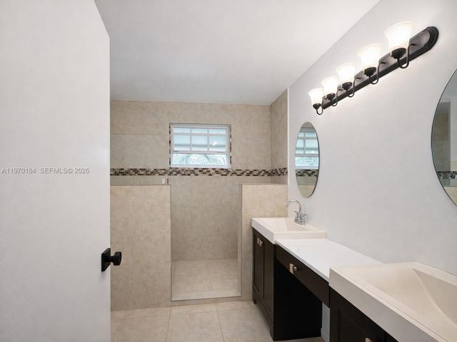 10708 NW 12th Mnr, Plantation, FL 33322