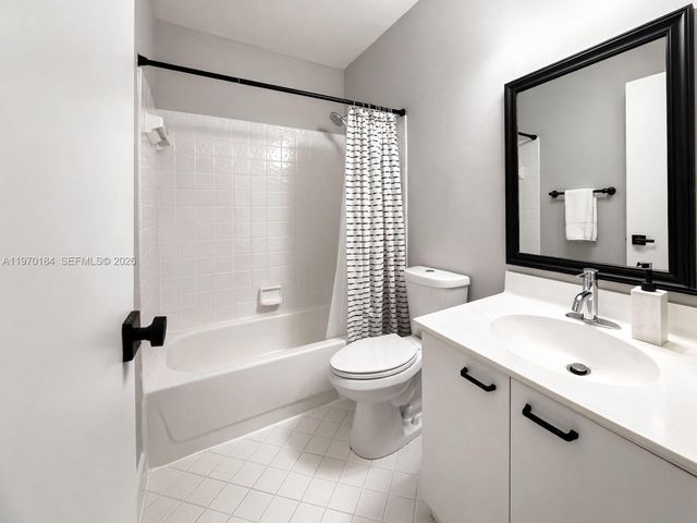 10708 NW 12th Mnr, Plantation, FL 33322