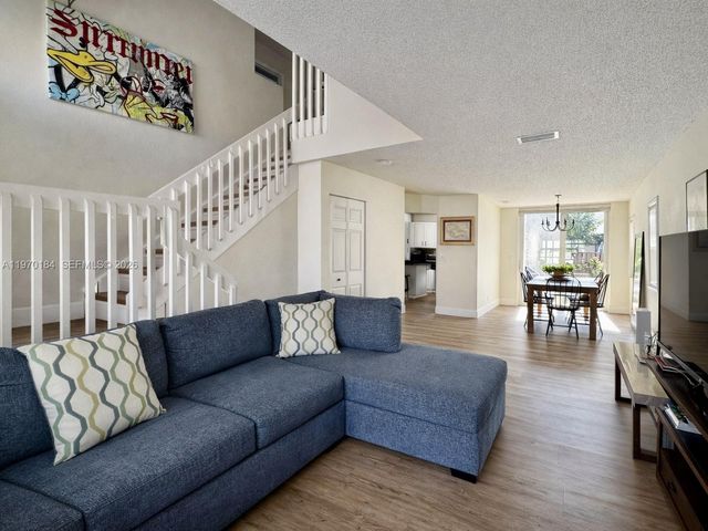 10708 NW 12th Mnr, Plantation, FL 33322