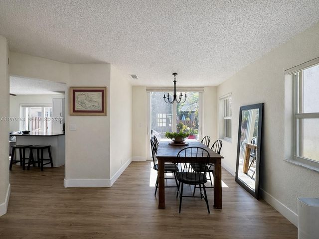 10708 NW 12th Mnr, Plantation, FL 33322