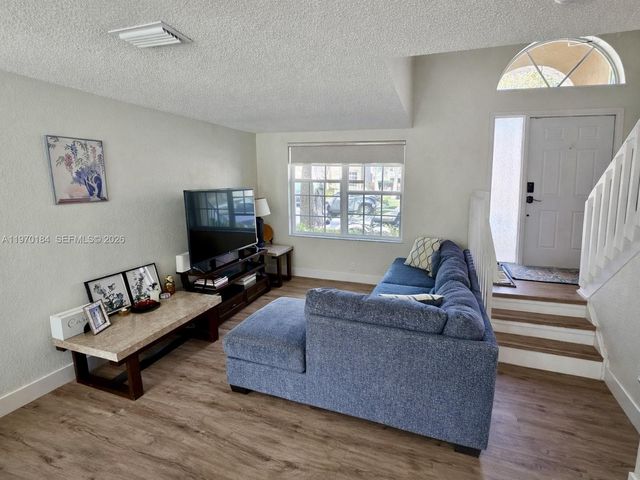 10708 NW 12th Mnr, Plantation, FL 33322