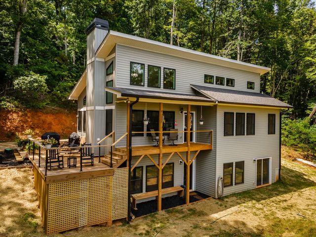 579 Overlook Circle, Young Harris, GA 30582