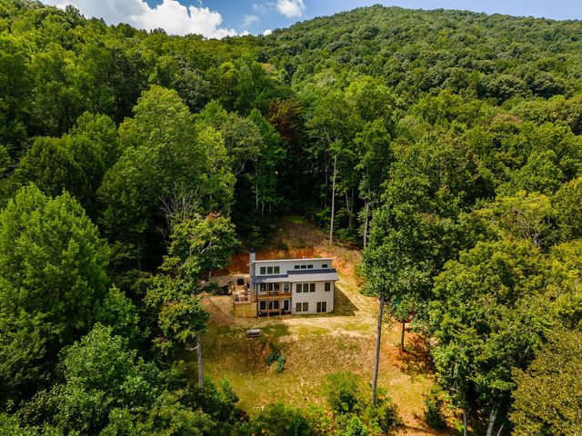 579 Overlook Circle, Young Harris, GA 30582