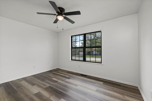 2806 W Swan Street, Springfield, MO 65807