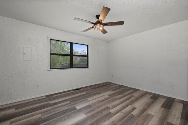 2806 W Swan Street, Springfield, MO 65807