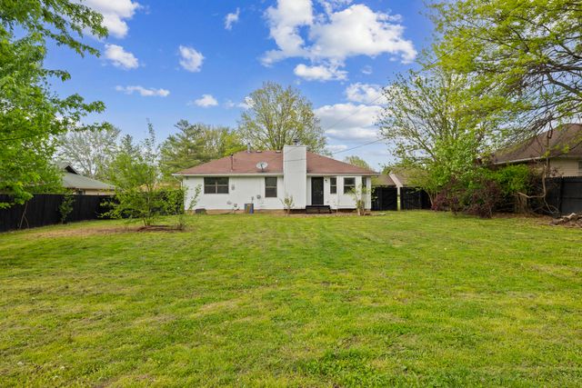 2806 W Swan Street, Springfield, MO 65807