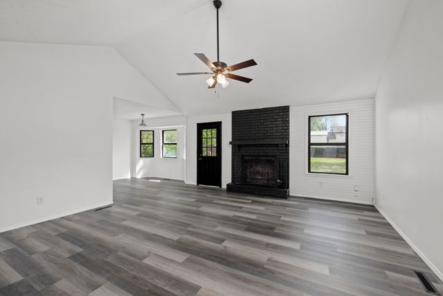 2806 W Swan Street, Springfield, MO 65807