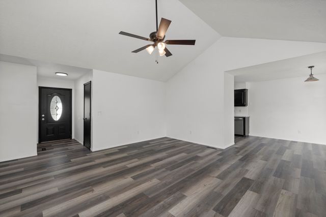 2806 W Swan Street, Springfield, MO 65807