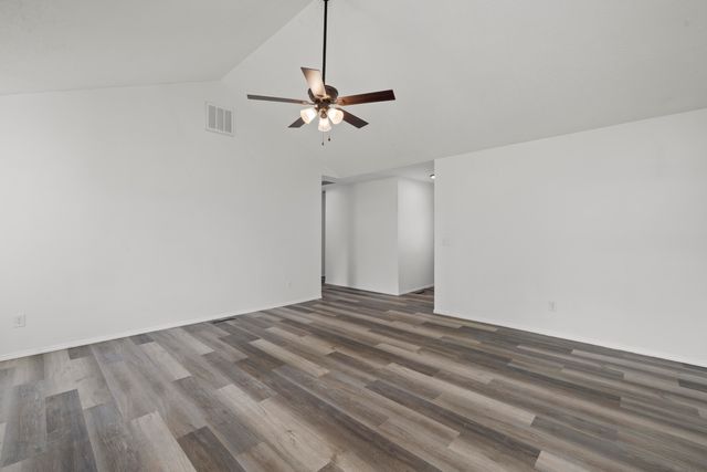 2806 W Swan Street, Springfield, MO 65807