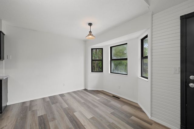 2806 W Swan Street, Springfield, MO 65807