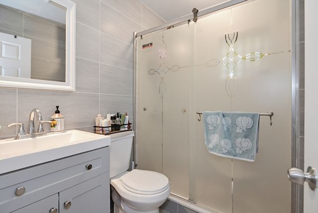 38 Oberlin St, Worcester, MA 01610