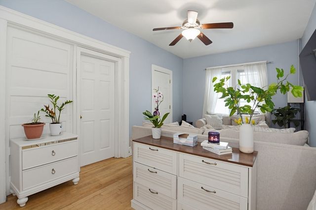 38 Oberlin St, Worcester, MA 01610