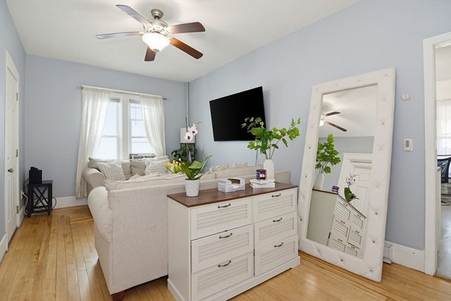38 Oberlin St, Worcester, MA 01610