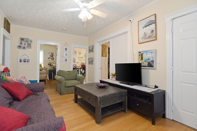 38 Oberlin St, Worcester, MA 01610