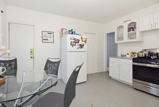 38 Oberlin St, Worcester, MA 01610