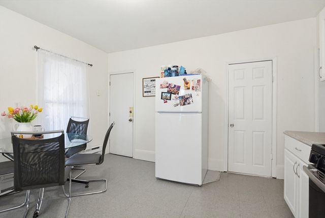 38 Oberlin St, Worcester, MA 01610