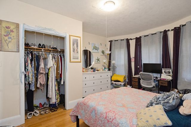 38 Oberlin St, Worcester, MA 01610