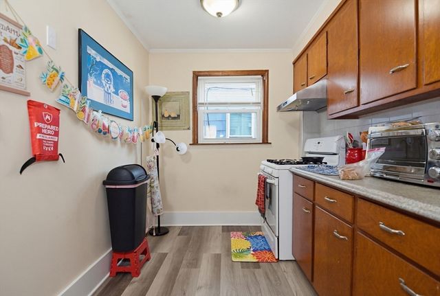 38 Oberlin St, Worcester, MA 01610