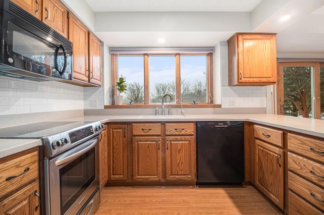 1677 Pond Shore Drive, Pittsfield Charter Twp, MI 48108