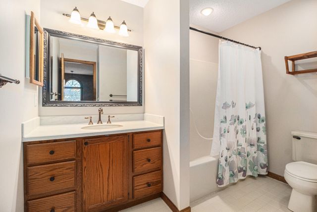 1677 Pond Shore Drive, Pittsfield Charter Twp, MI 48108