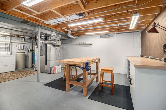 1677 Pond Shore Drive, Pittsfield Charter Twp, MI 48108