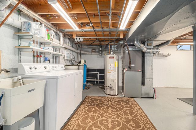 1677 Pond Shore Drive, Pittsfield Charter Twp, MI 48108