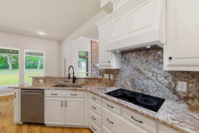 231 Ash Drive, Waxahachie, TX 75165