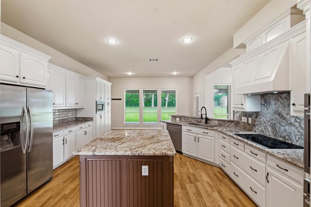 231 Ash Drive, Waxahachie, TX 75165