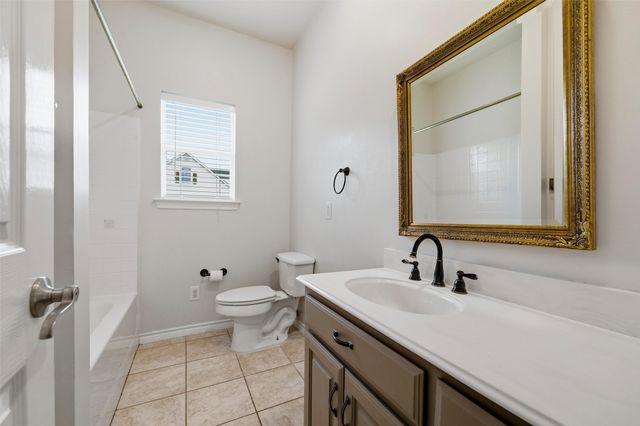 231 Ash Drive, Waxahachie, TX 75165