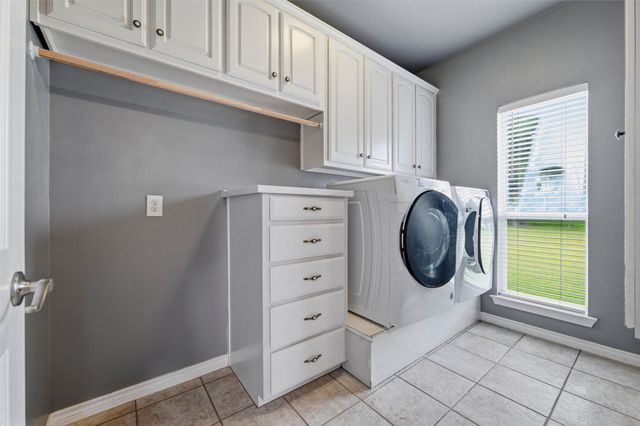 231 Ash Drive, Waxahachie, TX 75165