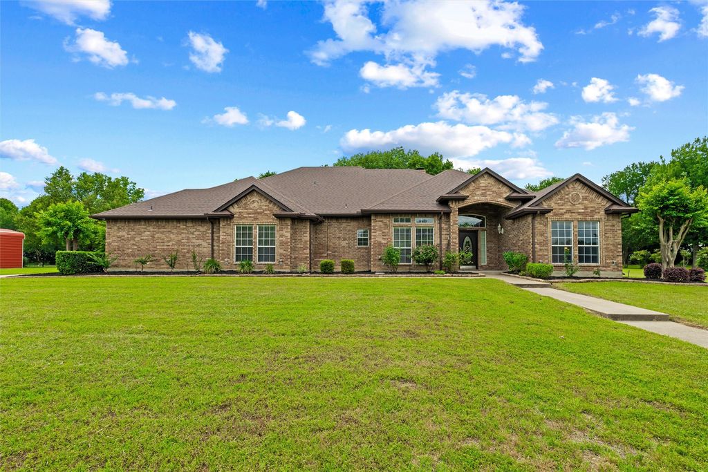 231 Ash Drive, Waxahachie, TX 75165