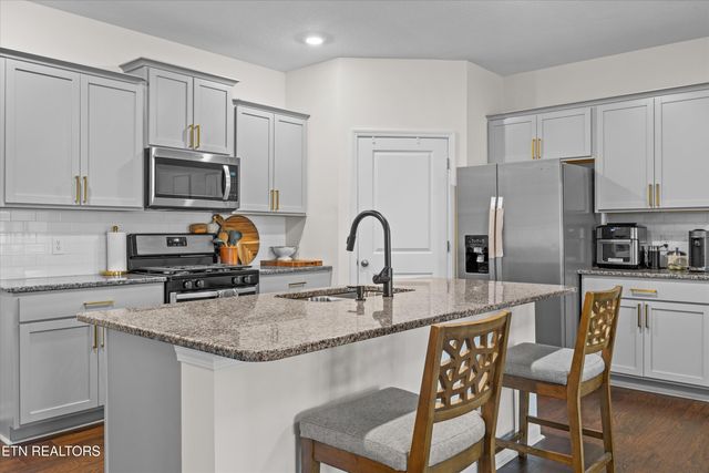 832 Mill Creek Drive, Loudon, TN 37774