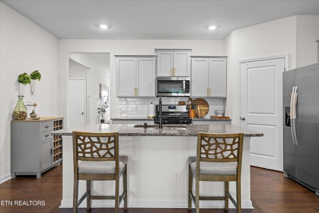 832 Mill Creek Drive, Loudon, TN 37774