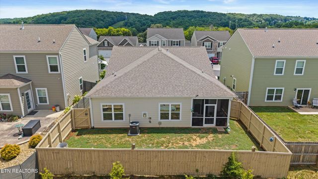 832 Mill Creek Drive, Loudon, TN 37774