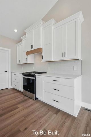 1218 S 2ND Street, Eldridge, IA 52748