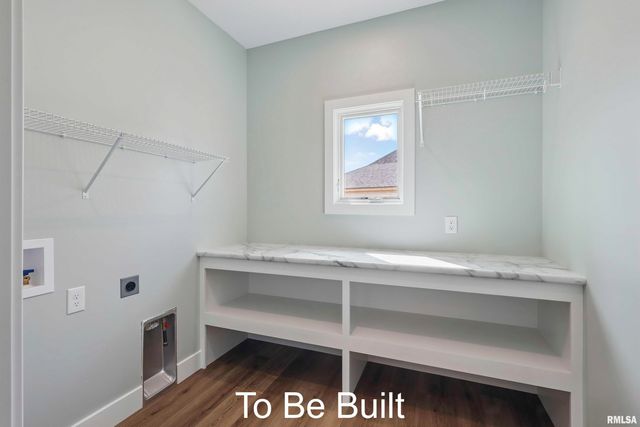 1218 S 2ND Street, Eldridge, IA 52748