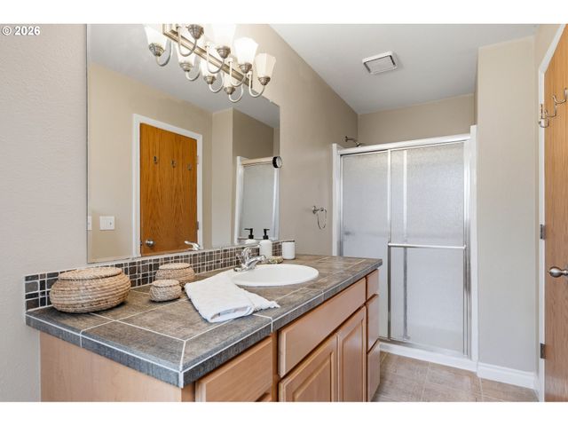 9055 Sw QUINT Ct, Beaverton, OR 97008