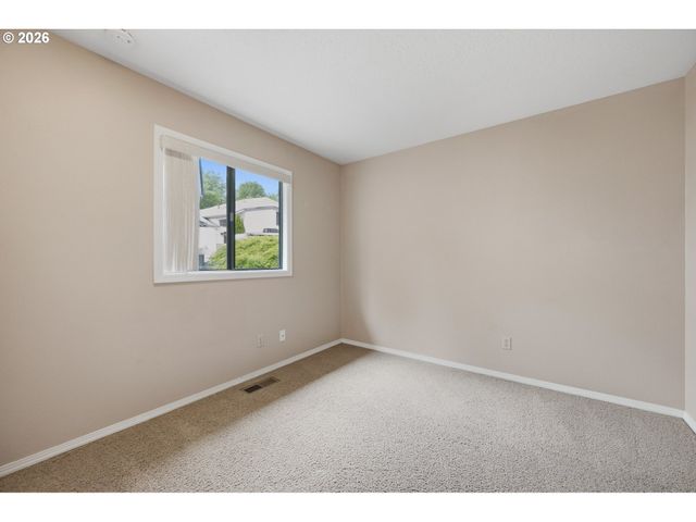 9055 Sw QUINT Ct, Beaverton, OR 97008