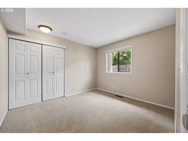 9055 Sw QUINT Ct, Beaverton, OR 97008