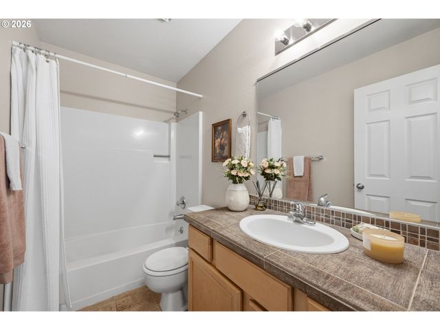 9055 Sw QUINT Ct, Beaverton, OR 97008