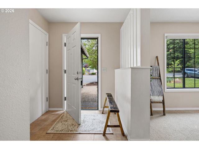 9055 Sw QUINT Ct, Beaverton, OR 97008