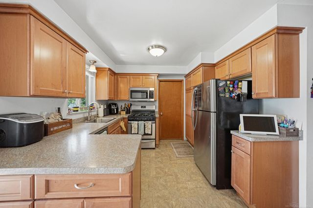 27481 Cosgrove Drive, Warren, MI 48092