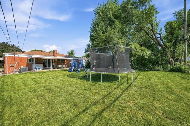 27481 Cosgrove Drive, Warren, MI 48092
