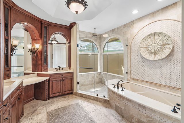 221 THORNTON Drive, Palm Beach Gardens, FL 33418