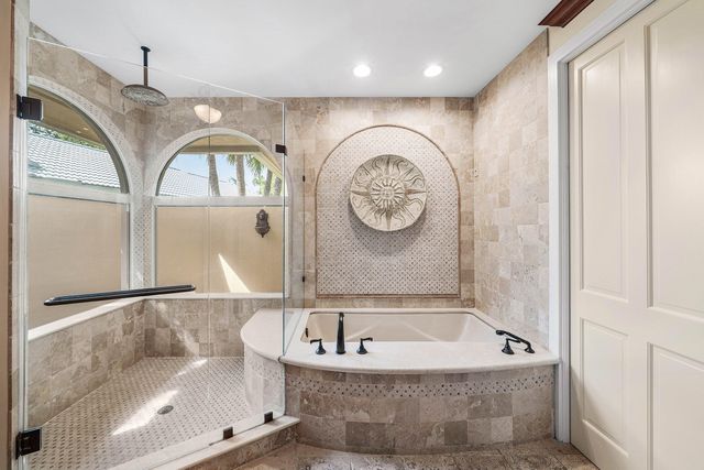 221 THORNTON Drive, Palm Beach Gardens, FL 33418
