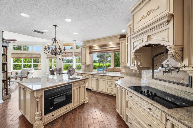 221 THORNTON Drive, Palm Beach Gardens, FL 33418